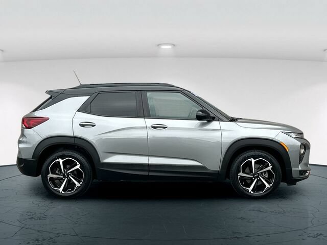 Used 2023 Chevrolet TrailBlazer RS w/ Sun and Liftgate Package FWD image 7