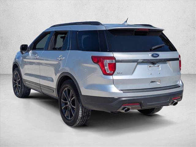 Used 2018 Ford Explorer XLT w/ Equipment Group 202A FWD image 7
