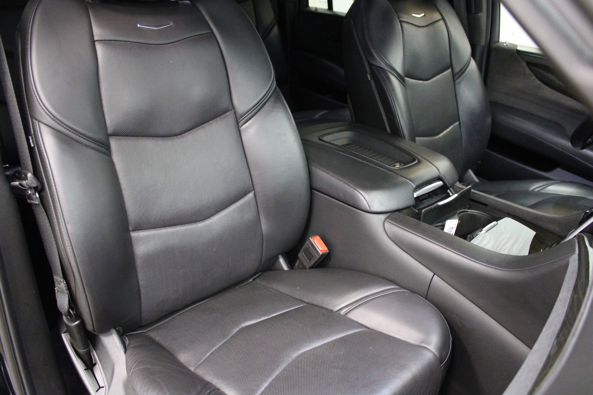 Used 2020 Cadillac Escalade ESV Platinum AWD/4WD image 33