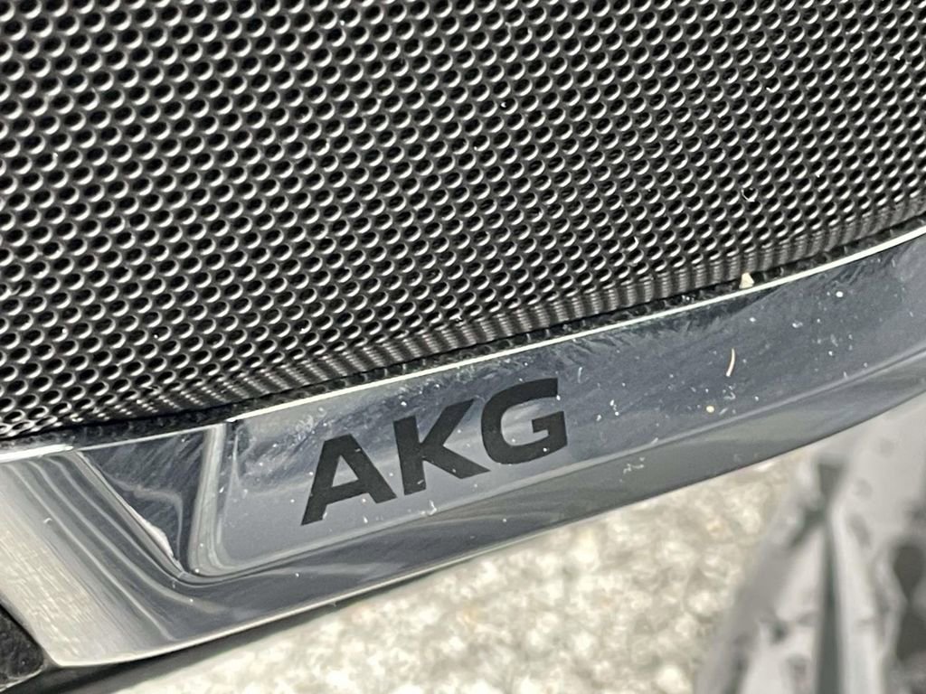 Certified 2024 Cadillac Escalade ESV Premium Luxury image 18