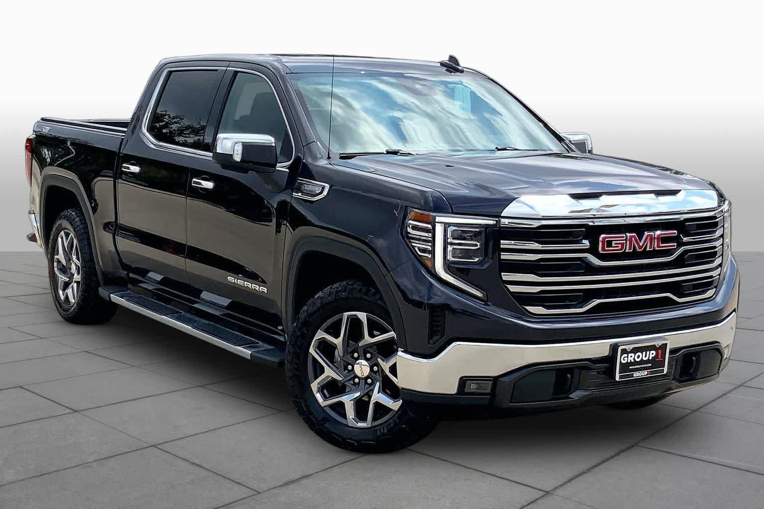Used 2023 GMC Sierra 1500 SLT AWD/4WD image 3