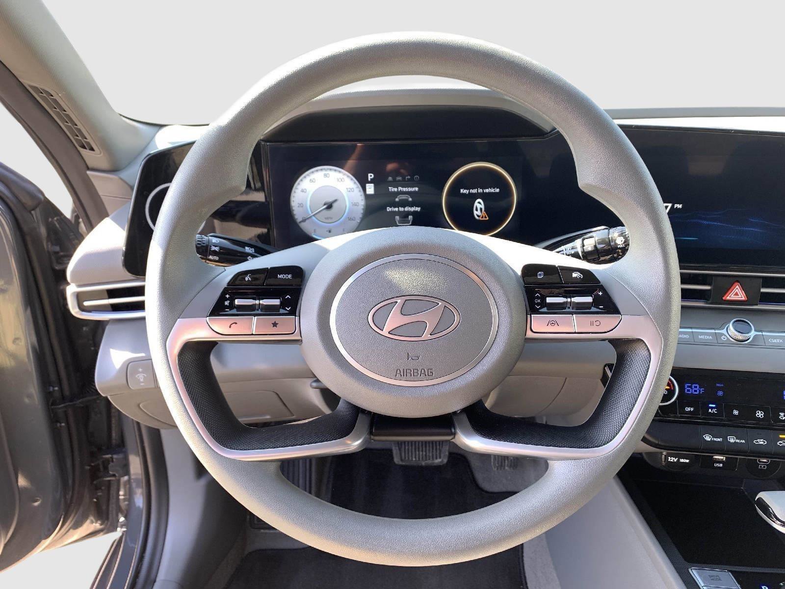 Used 2024 Hyundai Elantra SEL image 14