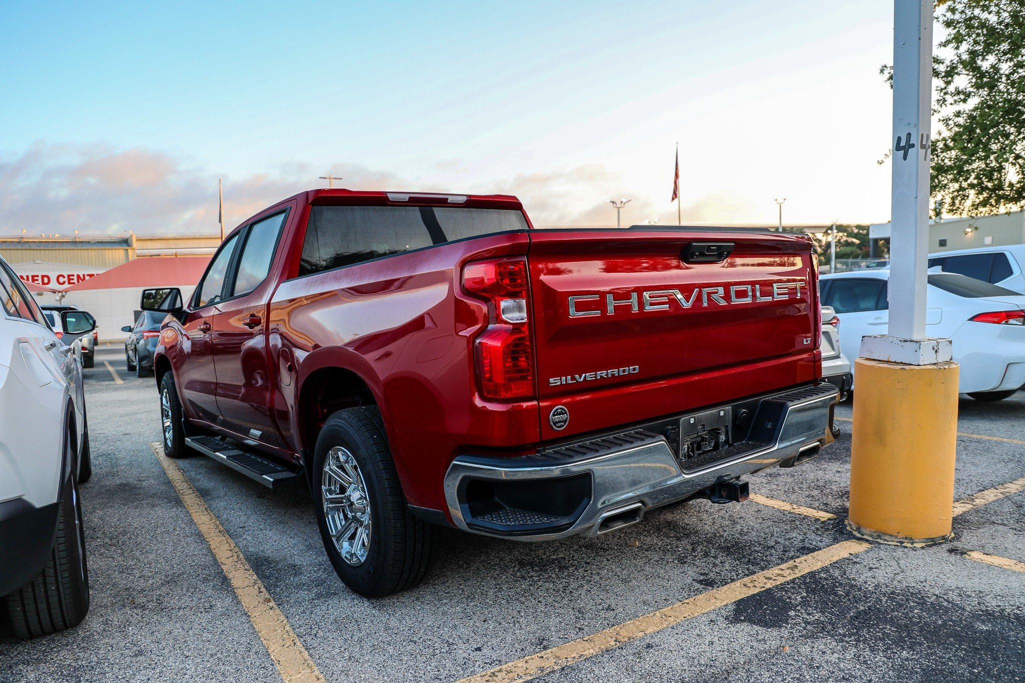 Used 2023 Chevrolet Silverado 1500 LT w/ Z71 Off-Road Package AWD/4WD image 11