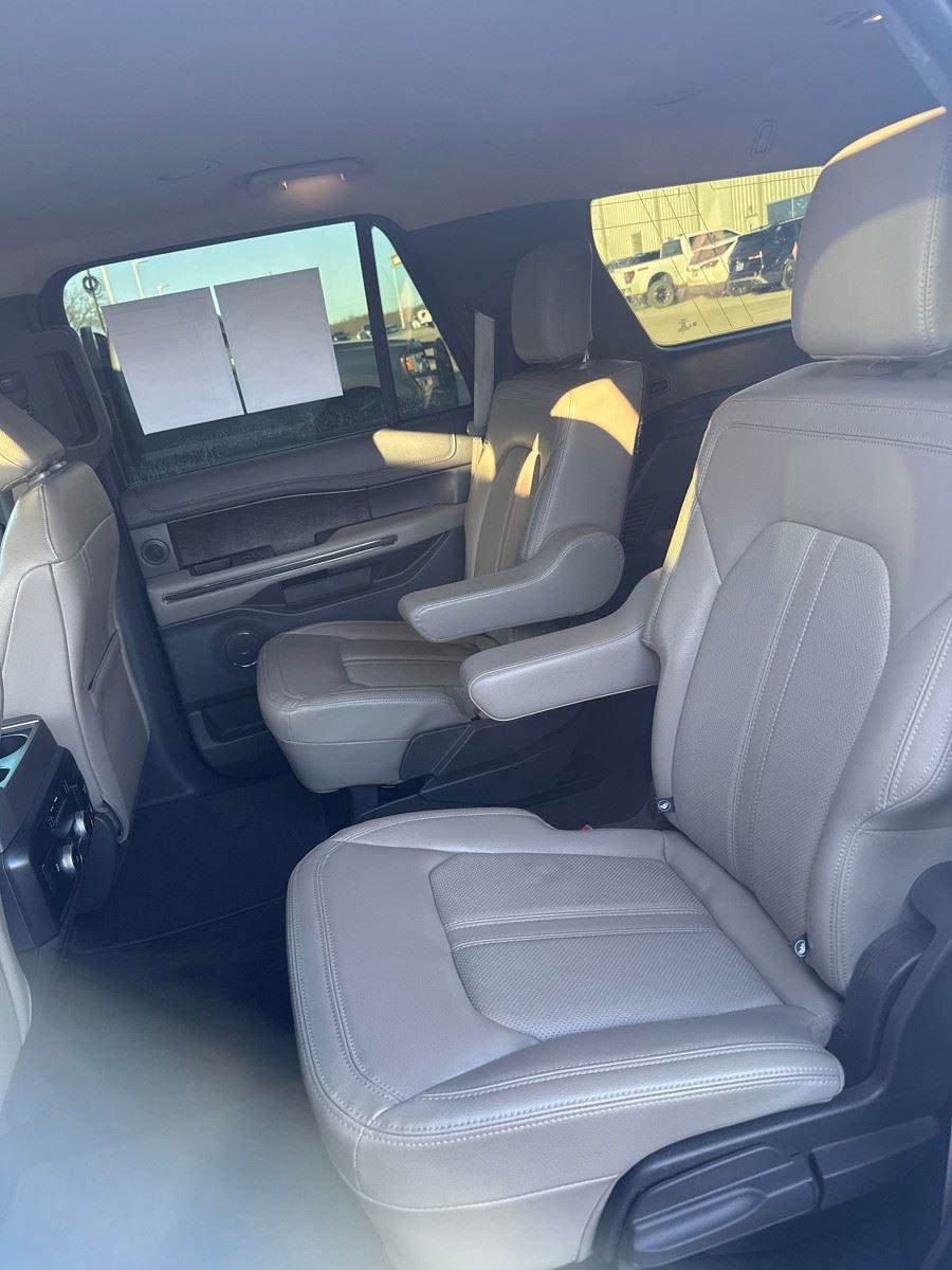 Used 2021 Ford Expedition Limited image 9