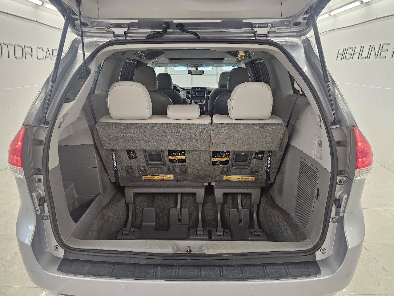 Used 2014 Toyota Sienna XLE AWD/4WD image 8