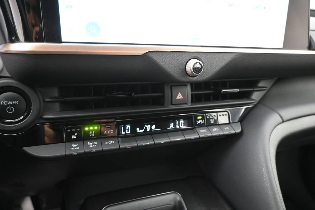 Used 2026 Toyota Crown AWD/4WD image 16