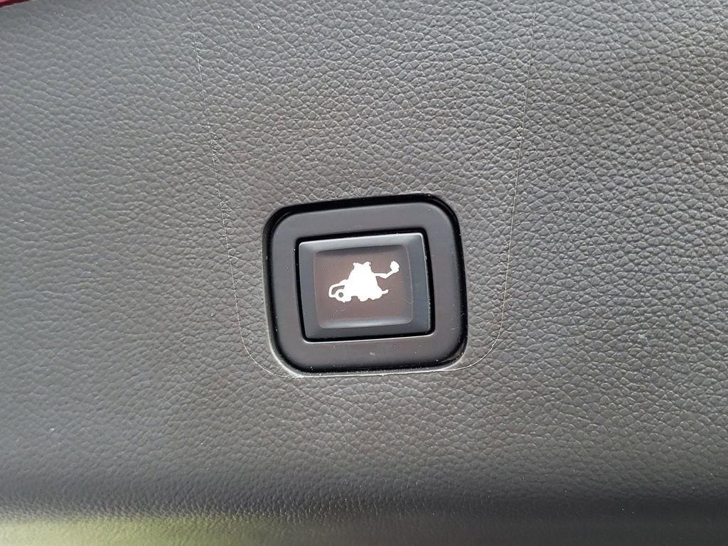 Used 2021 Chevrolet Traverse RS AWD/4WD image 6