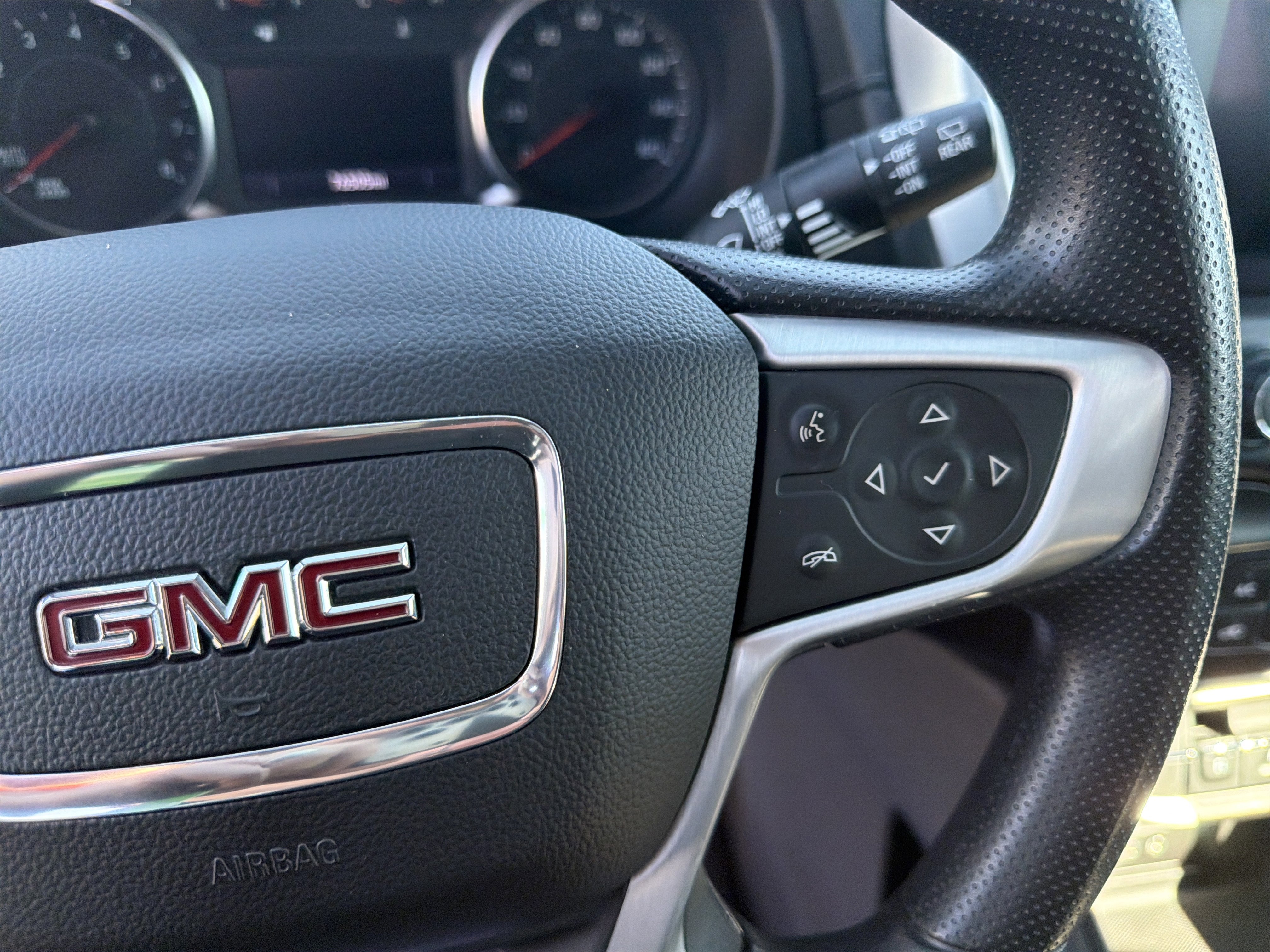 Used 2022 GMC Terrain SLE w/ Driver Convenience Package image 25