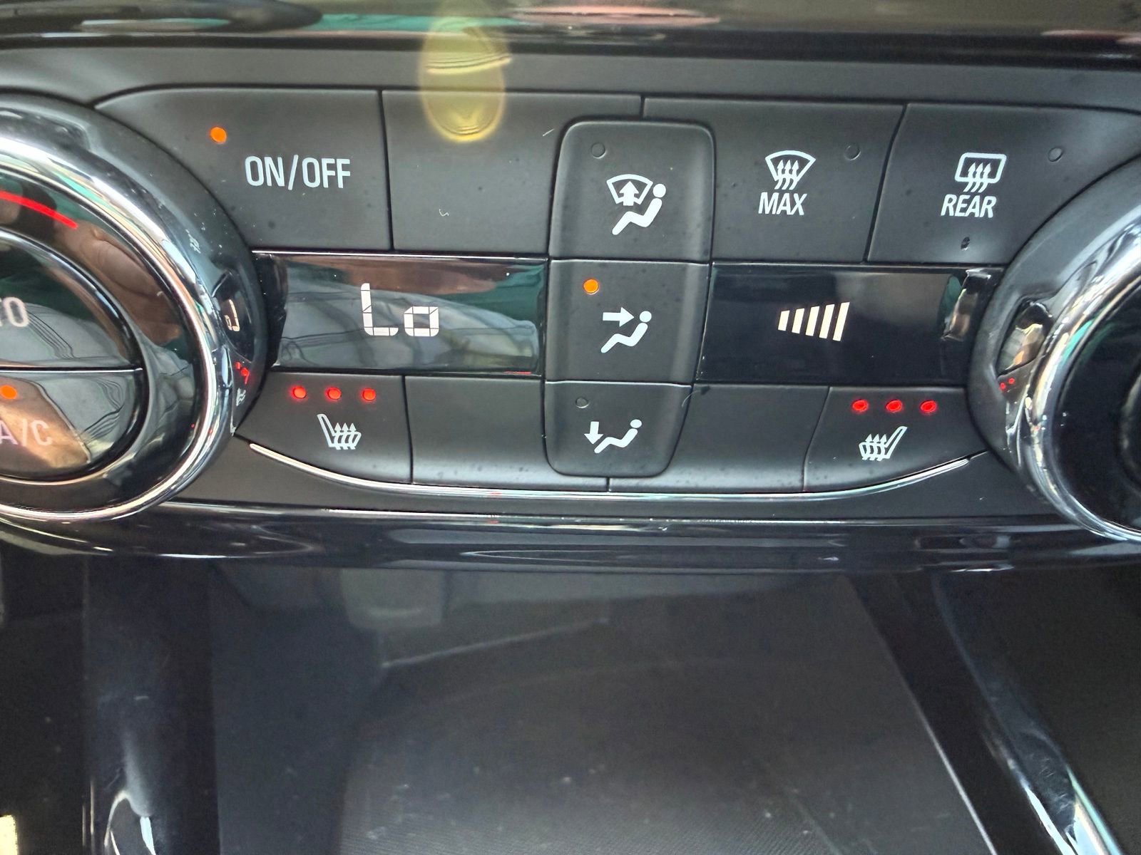 Used 2026 Chevrolet Trax LT w/ LT Convenience Package FWD image 25