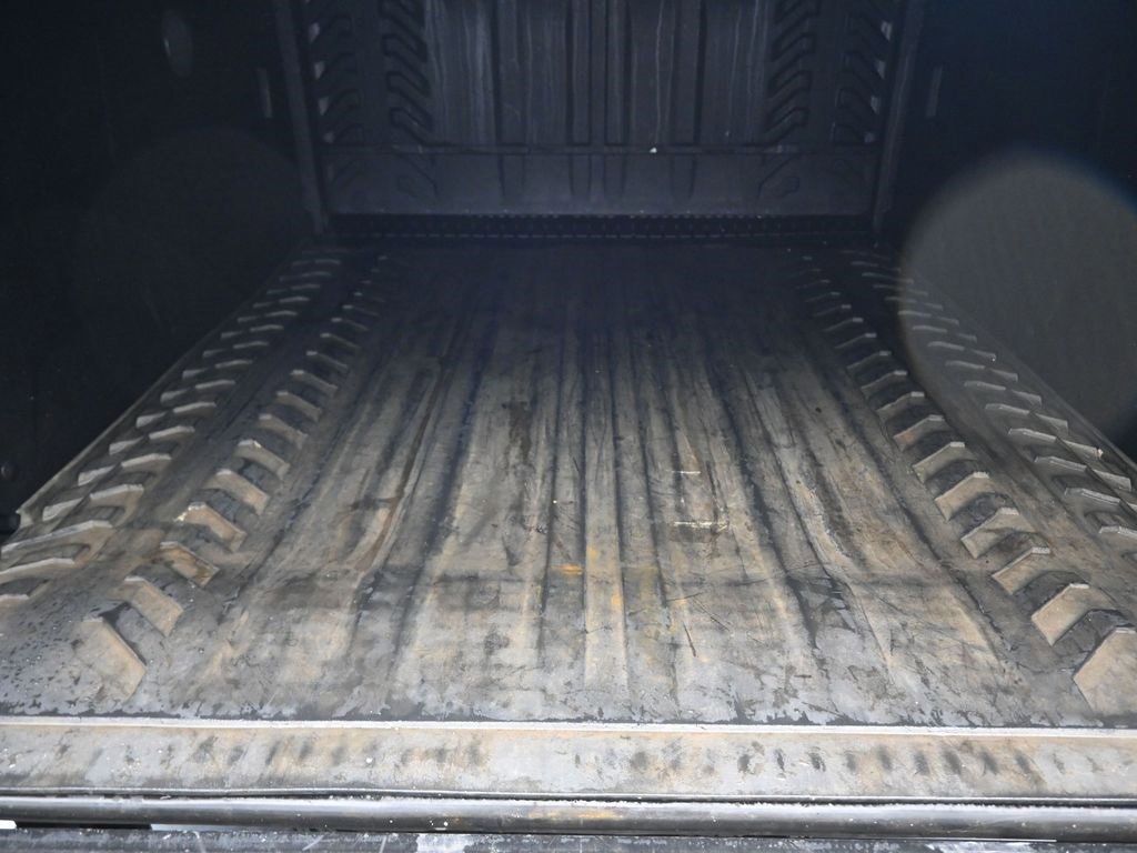 Used 2013 Chevrolet Avalanche LTZ image 16