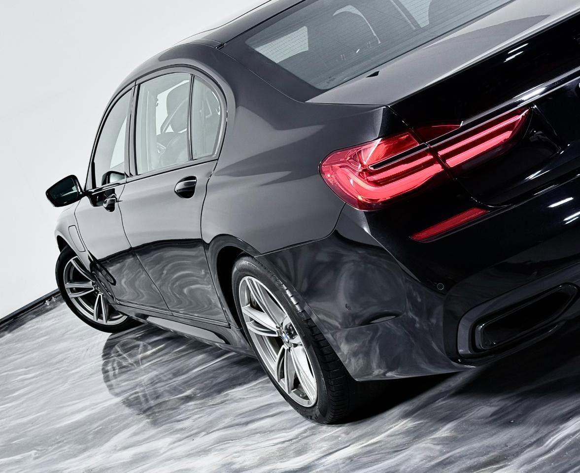 Used 2018 BMW 740e xDrive AWD/4WD image 13