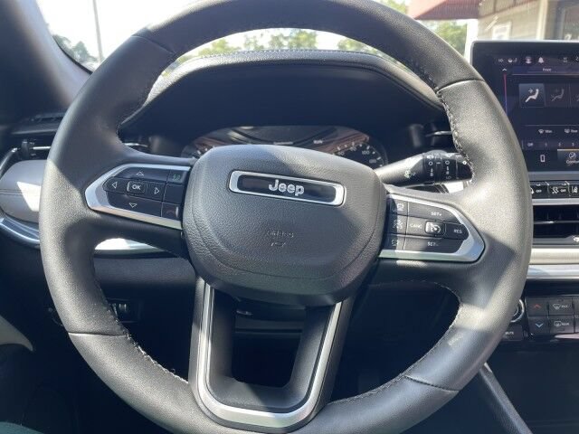 Used 2023 Jeep Compass Limited w/ Elite Group AWD/4WD image 19