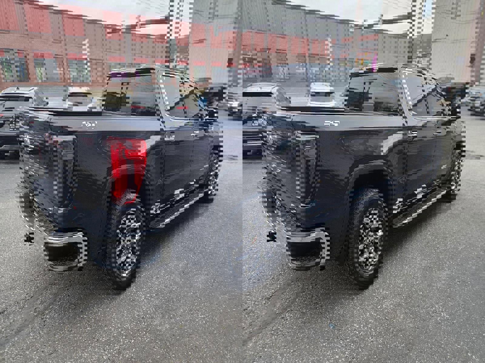 Certified 2022 GMC Sierra 1500 SLT w/ SLT Premium Plus Package image 10