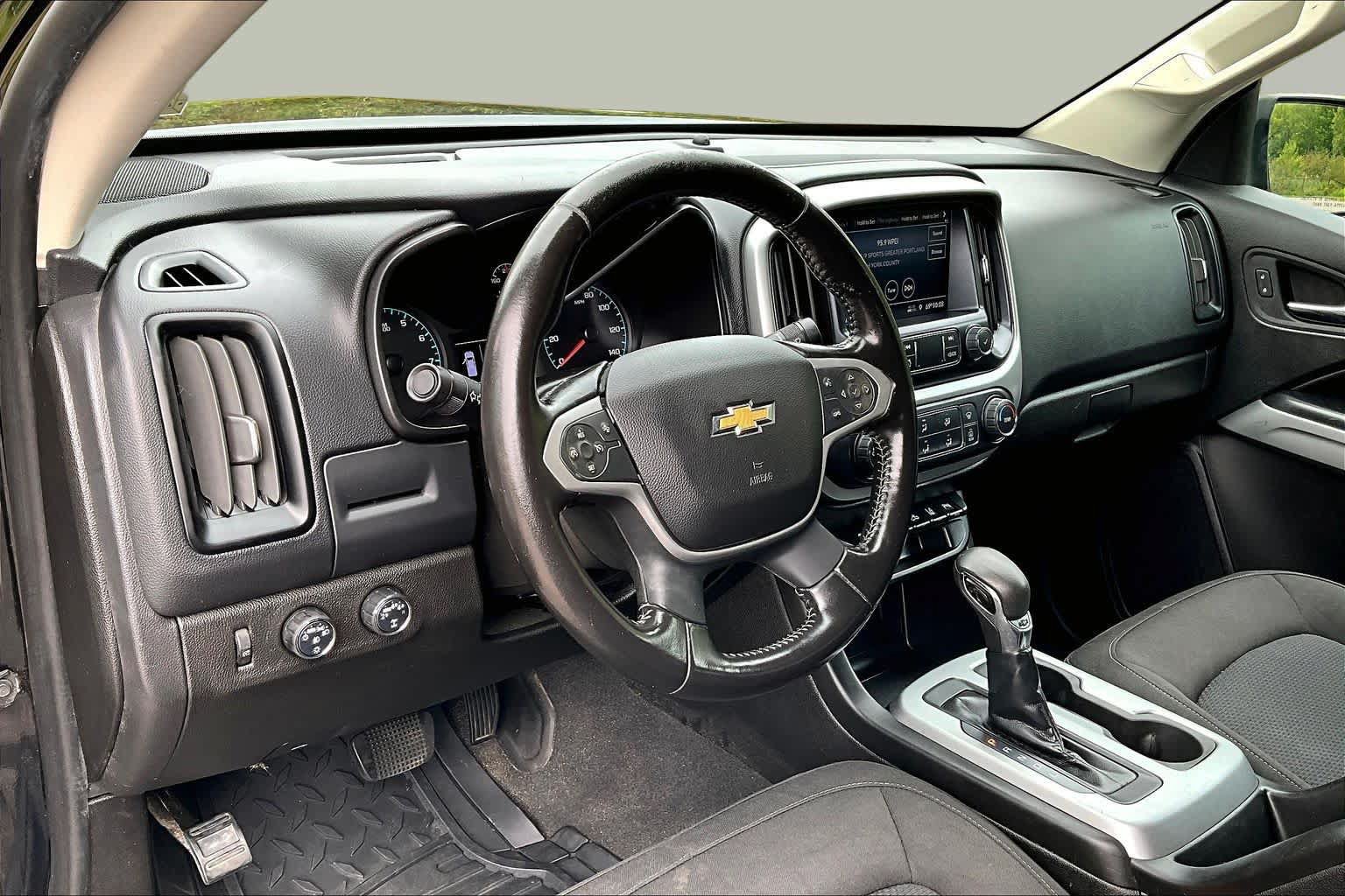 Used 2022 Chevrolet Colorado LT w/ Safety Package AWD/4WD image 18