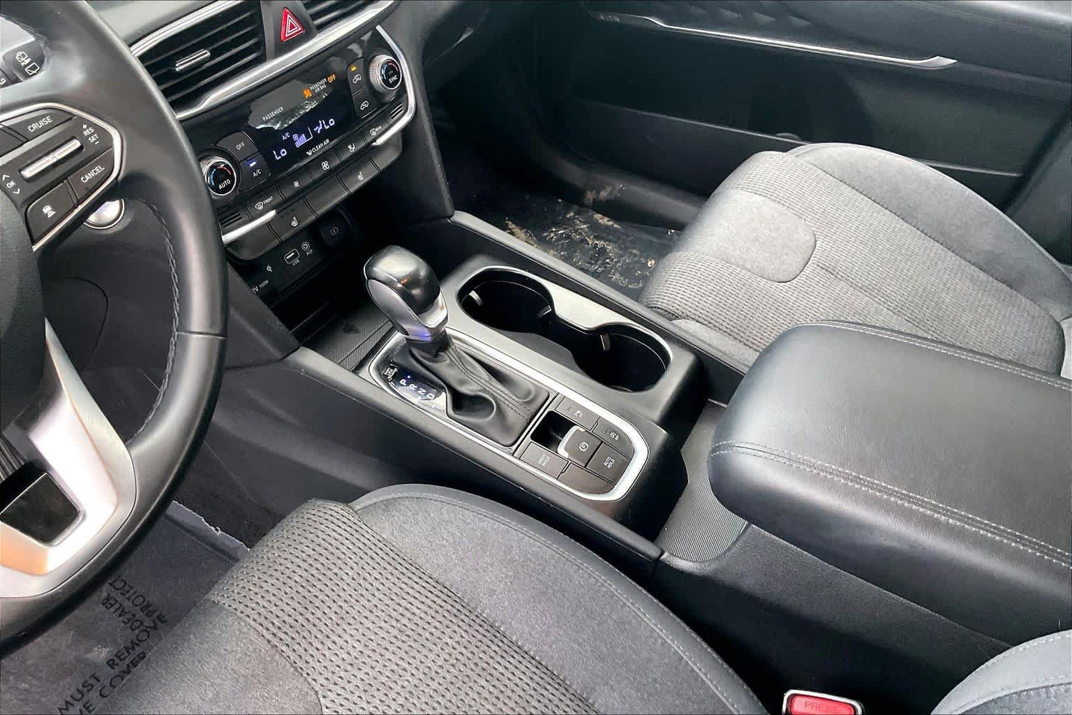 Used 2020 Hyundai Santa Fe SEL w/ Convenience Package FWD image 17