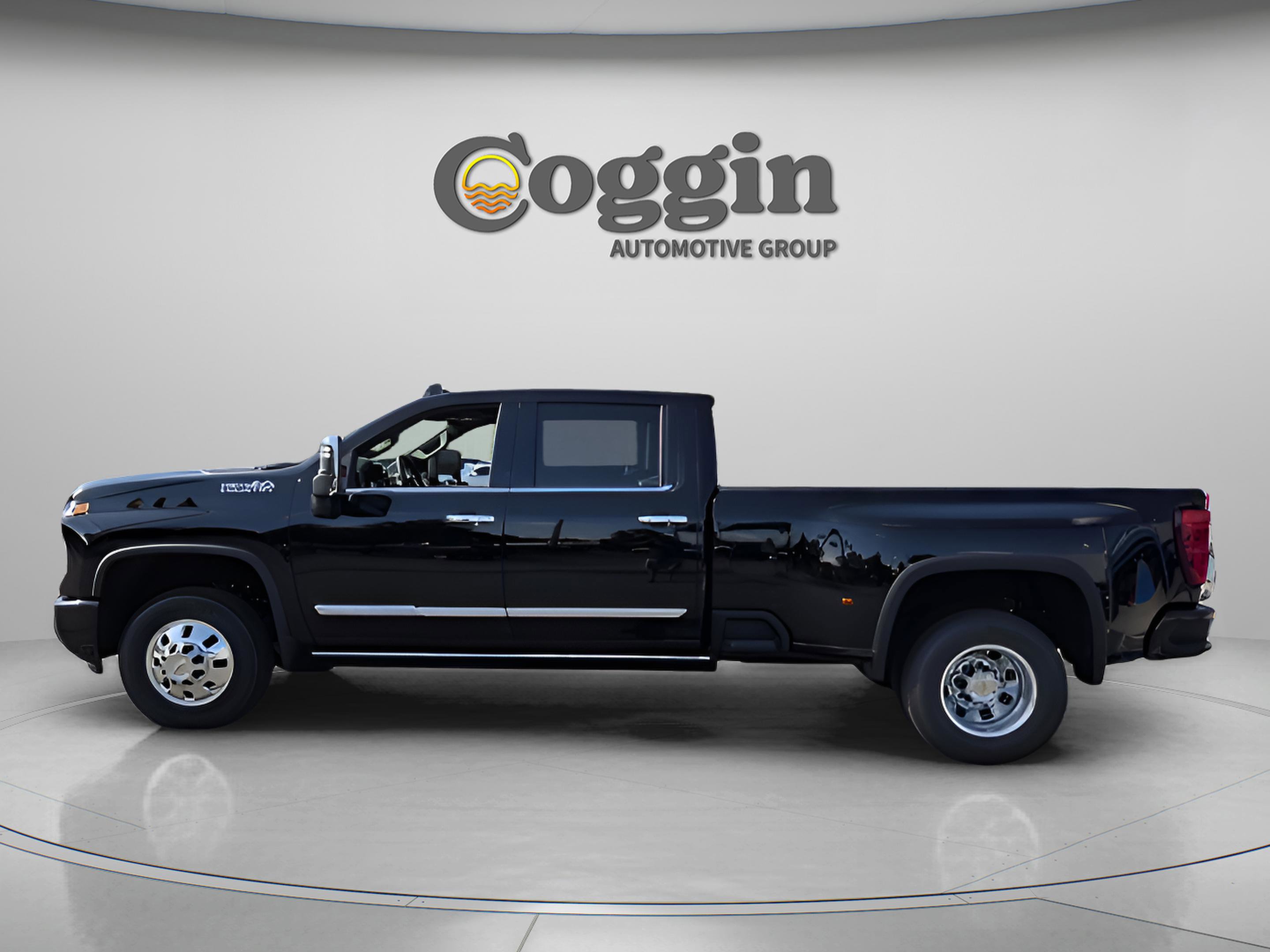 New 2026 Chevrolet Silverado 3500 High Country w/ High Country Premium Package AWD/4WD image 2