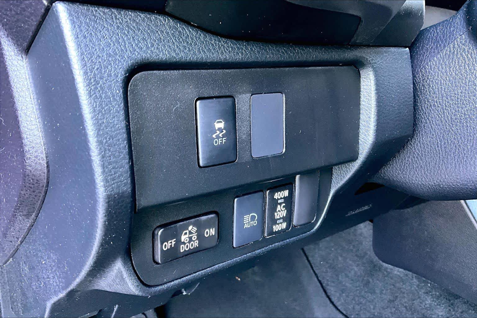 Used 2020 Toyota Tacoma TRD Off-Road w/ Technology Package AWD/4WD image 32