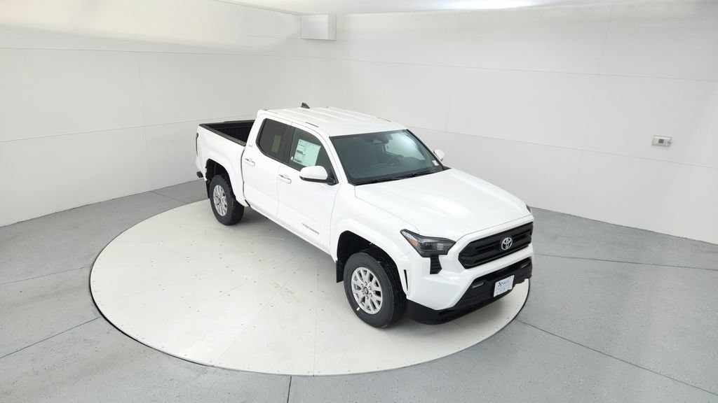 Certified 2024 Toyota Tacoma SR5 AWD/4WD image 13