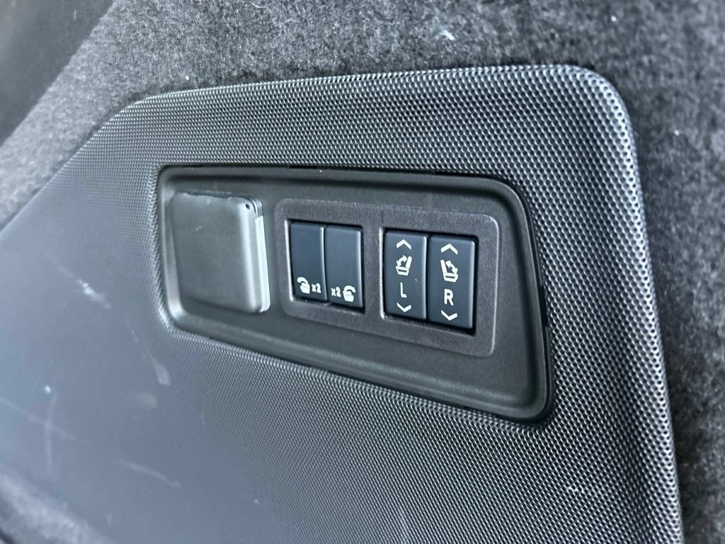 Used 2026 Cadillac Escalade ESV Platinum Sport AWD/4WD image 61