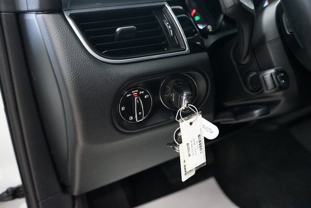 Used 2017 Porsche Macan S image 31