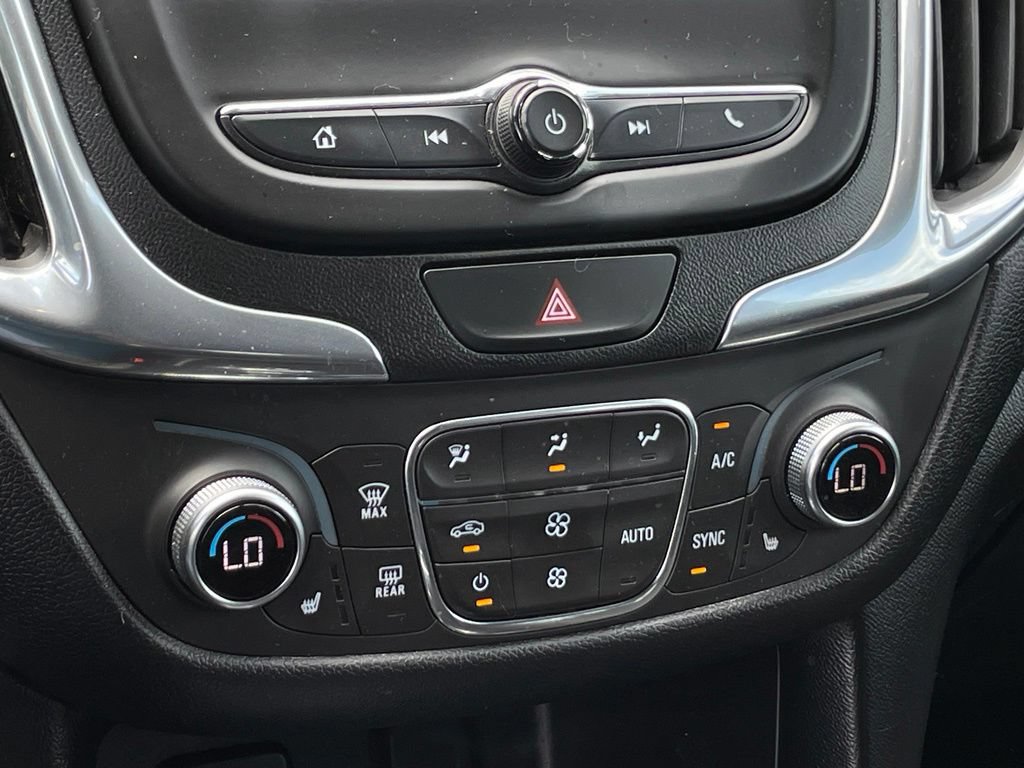 Used 2018 Chevrolet Equinox LT FWD image 19