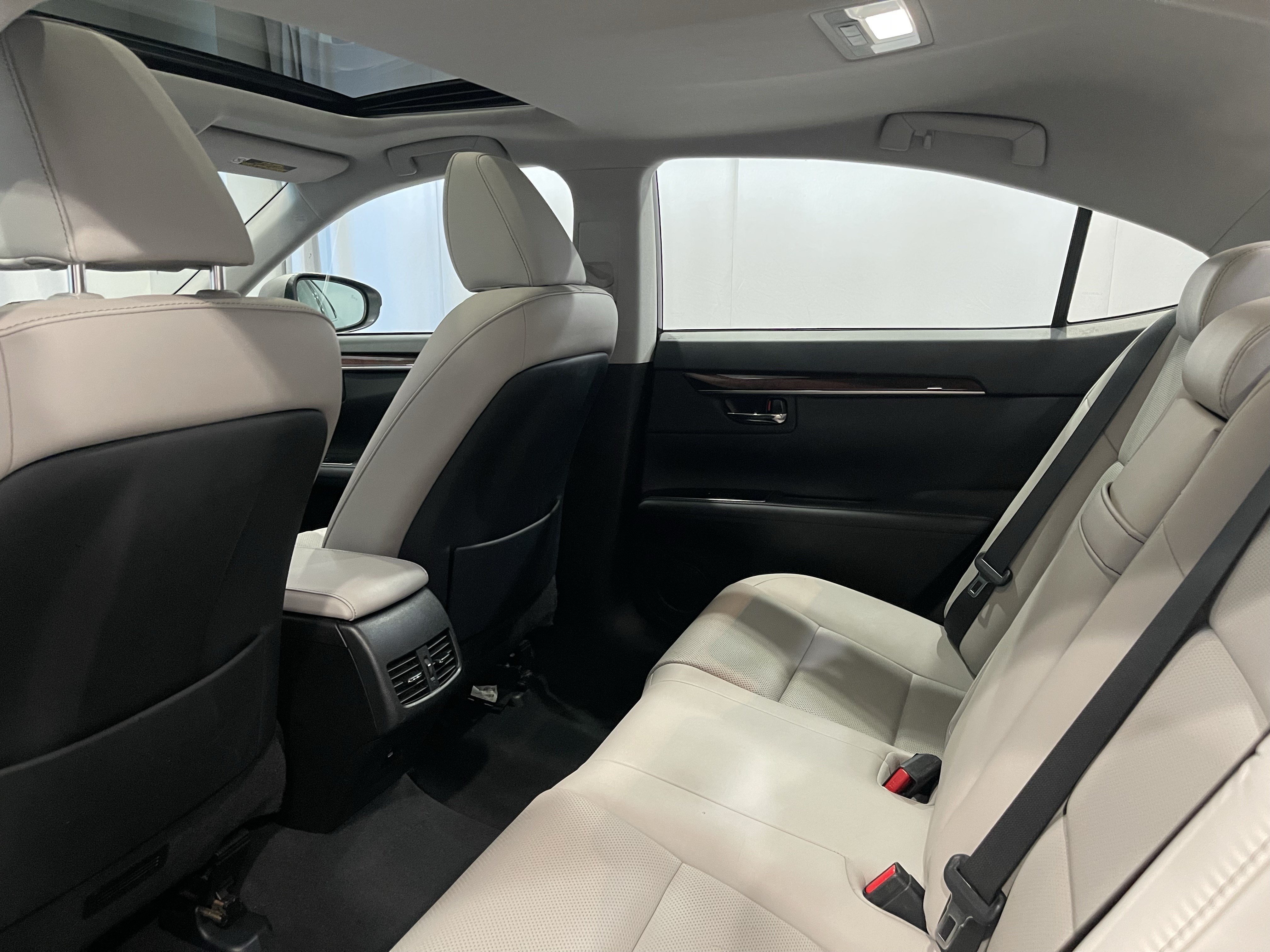 Used 2018 Lexus ES 350 w/ Premier Package FWD image 23