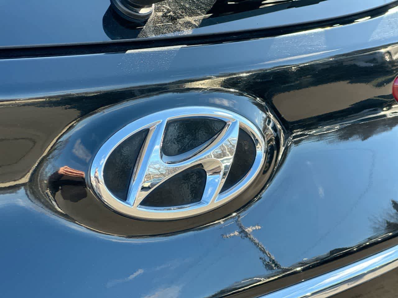 Used 2023 Hyundai Kona Limited w/ Cargo Package image 17