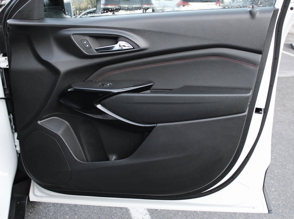 Used 2024 Chevrolet Trax RS w/ Driver Confidence Package image 18