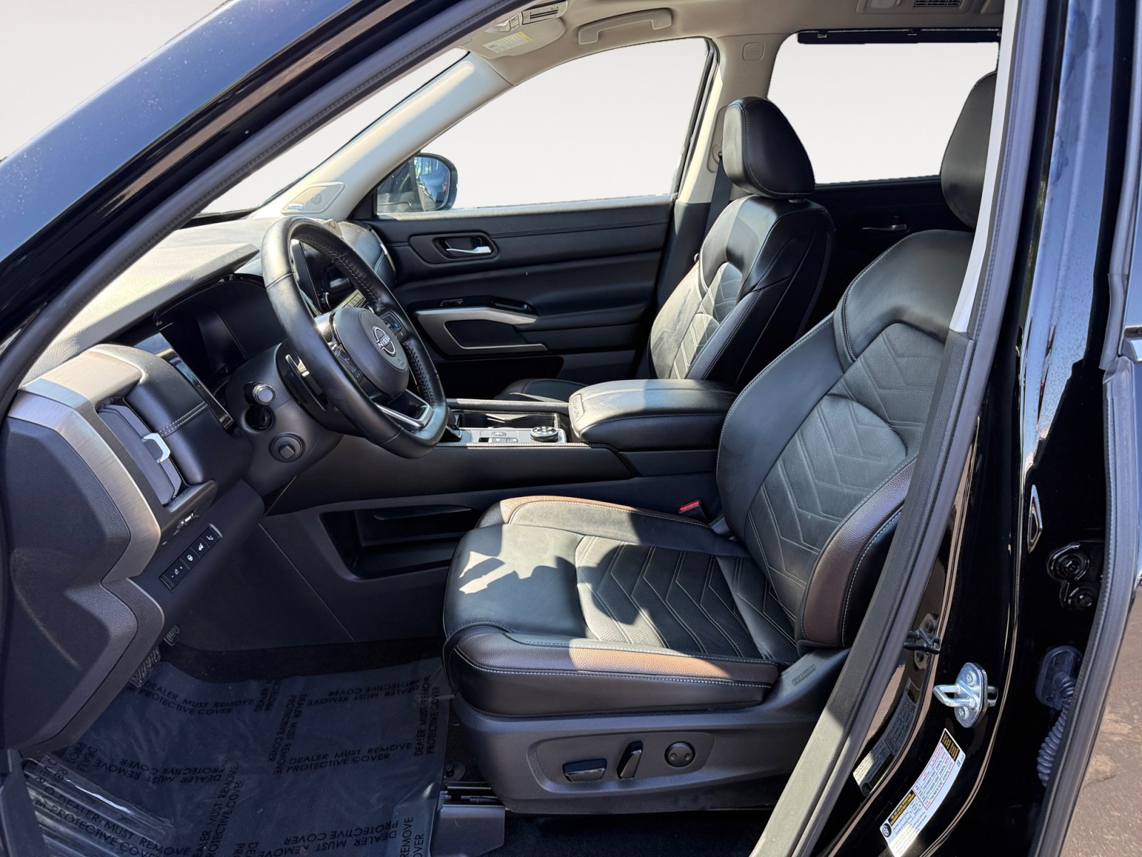 Used 2025 Nissan Pathfinder Platinum w/ Cargo Package AWD/4WD image 10