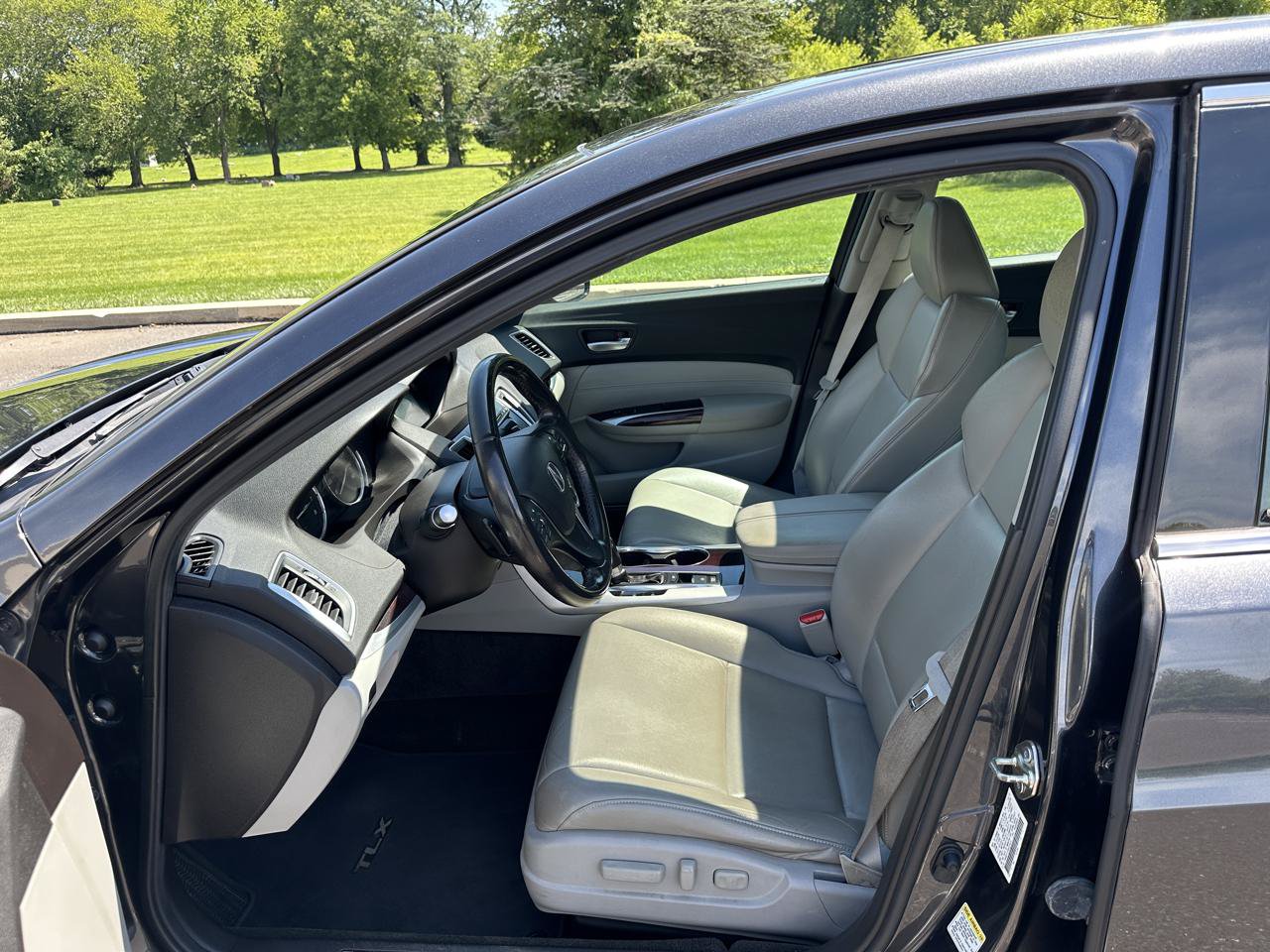 Used 2016 Acura TLX FWD image 13