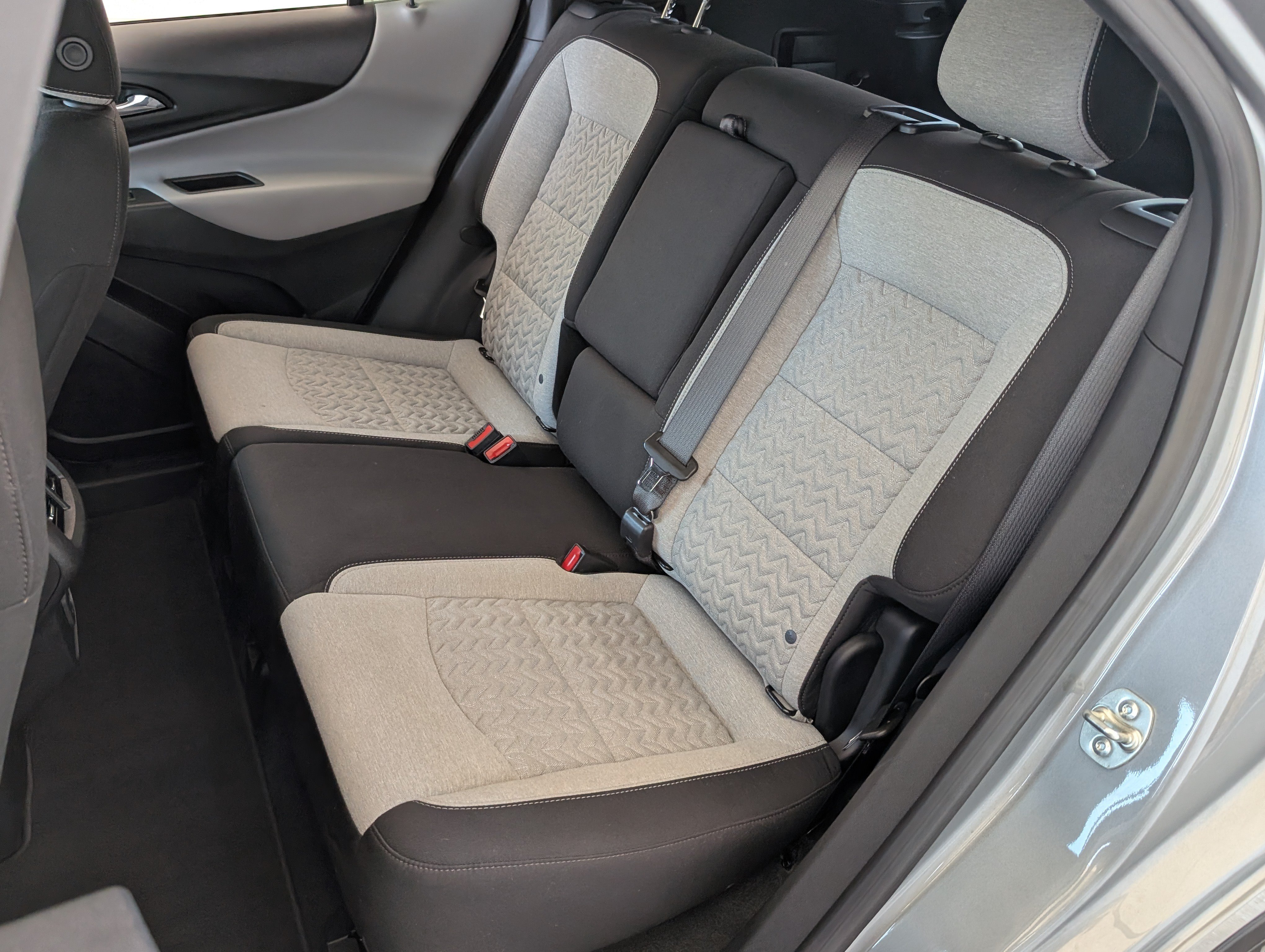 Used 2023 Chevrolet Equinox LT w/ Driver Convenience Package FWD image 17