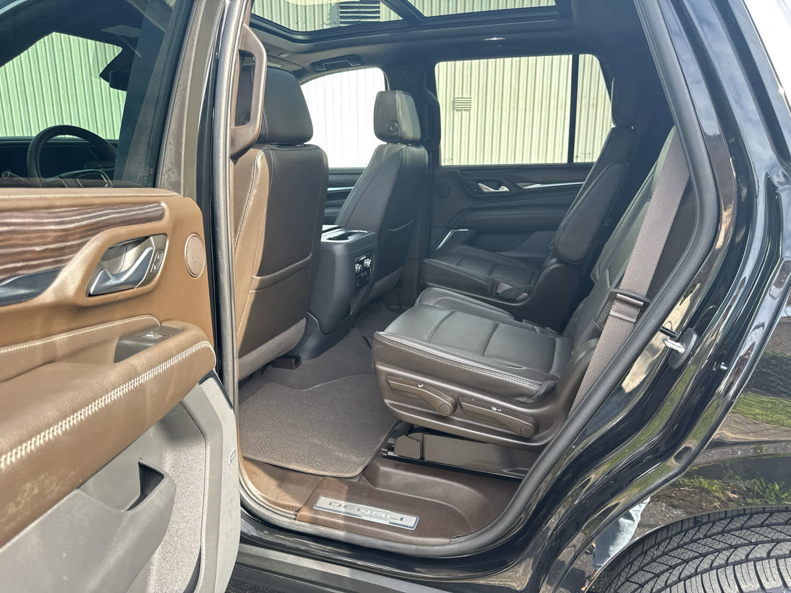 Used 2023 GMC Yukon Denali AWD/4WD image 25