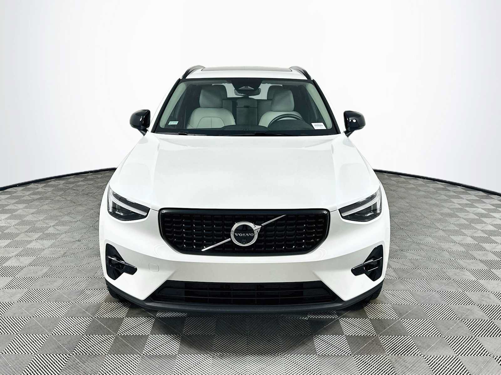 Used 2026 Volvo XC40 B5 Plus w/ Protection Package Premier AWD/4WD image 2