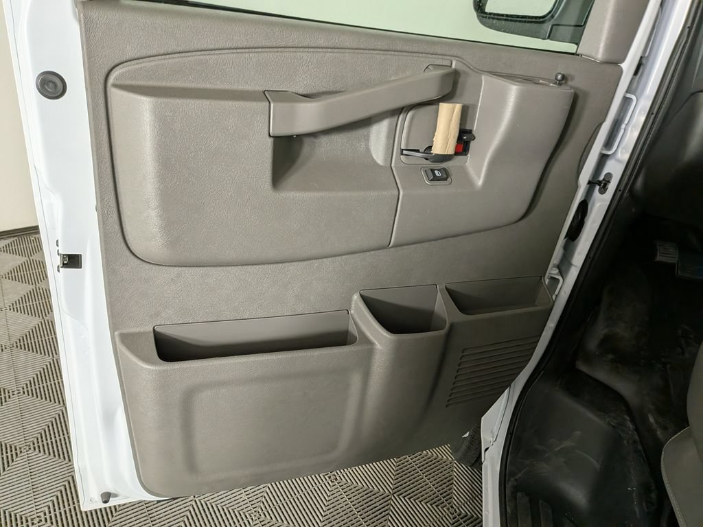 New 2026 Chevrolet Express 2500 w/ Driver Convenience Package RWD image 20