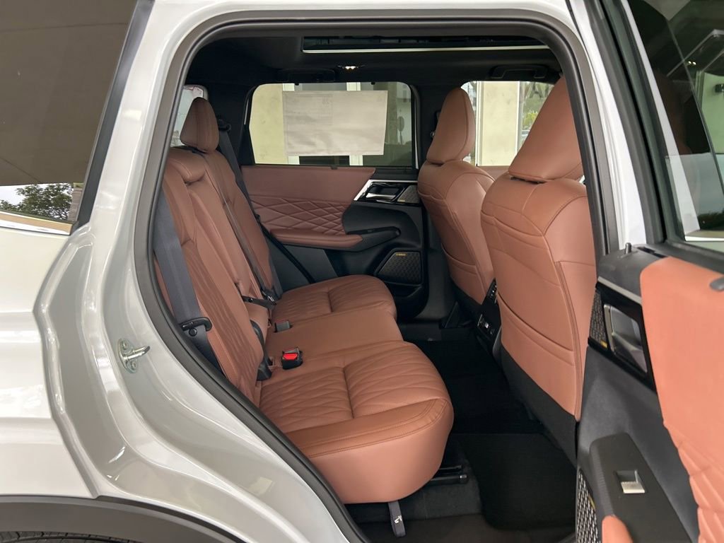 New 2026 Mitsubishi Outlander SEL image 27