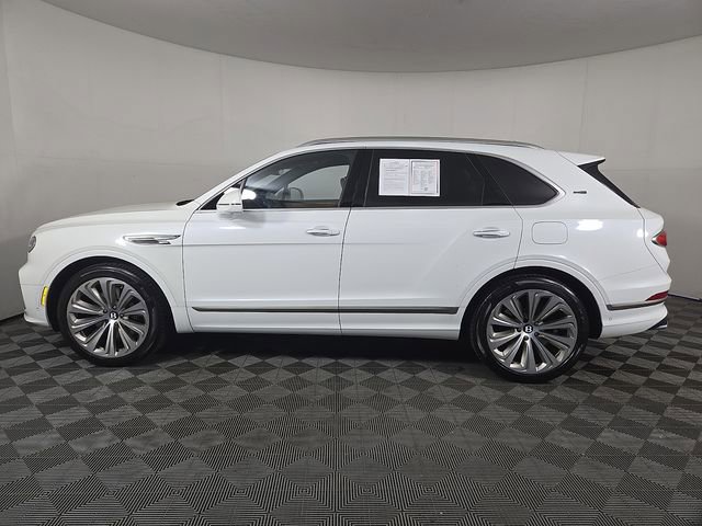Used 2023 Bentley Bentayga Plug-In Hybrid image 8