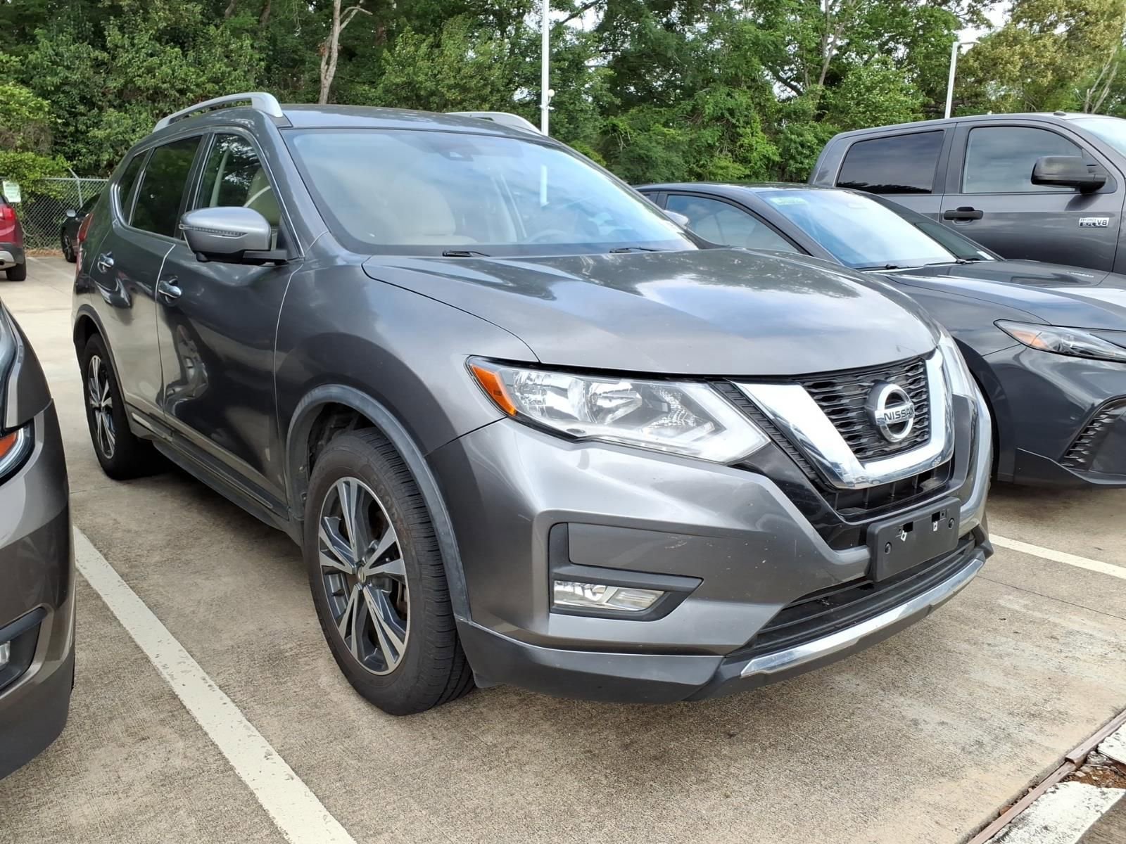 Used 2017 Nissan Rogue SL