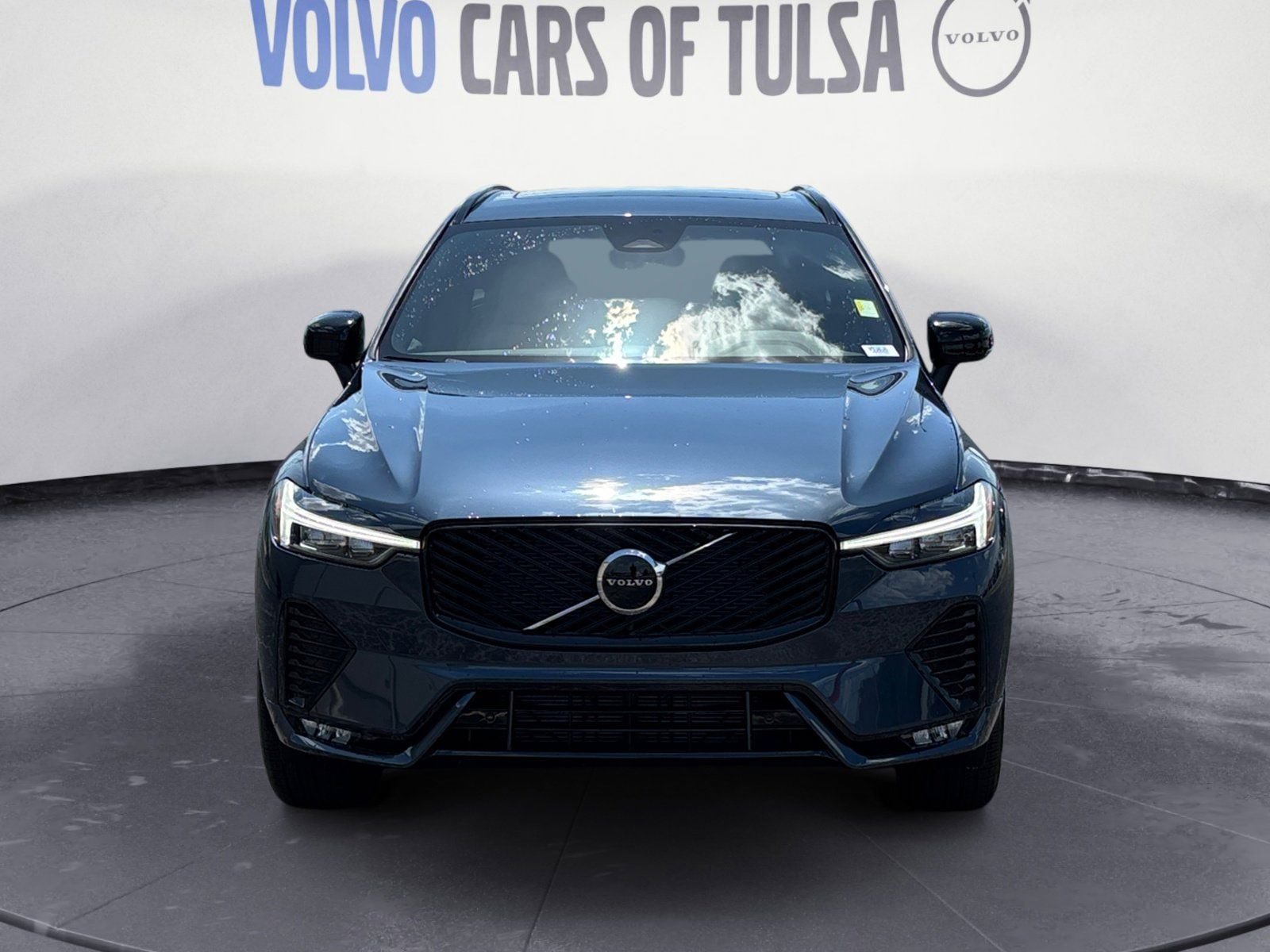 New 2026 Volvo XC60 B5 Core w/ Protection Package Premier AWD/4WD image 8