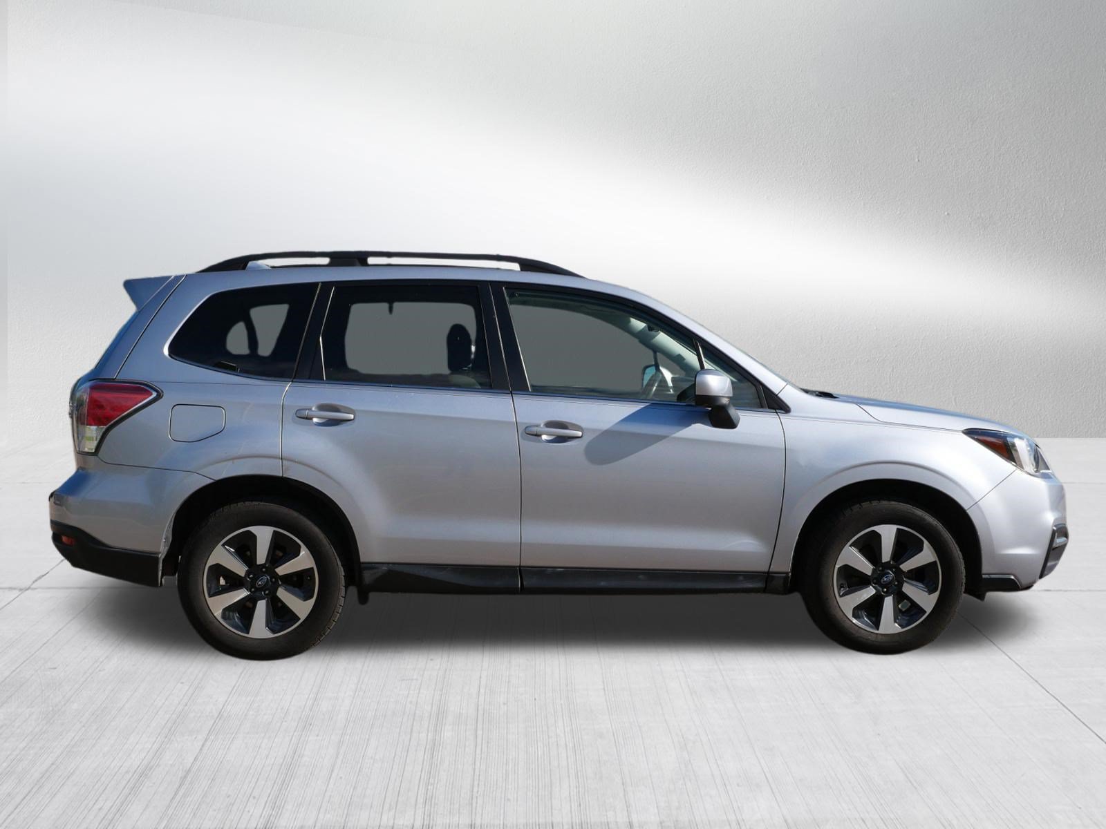 Used 2018 Subaru Forester 2.5i Limited w/ Popular Package #2 AWD/4WD image 8