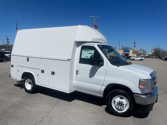New 2027 Ford E-350 and Econoline 350 Super Duty w/ Power Equipment Group RWD image 2