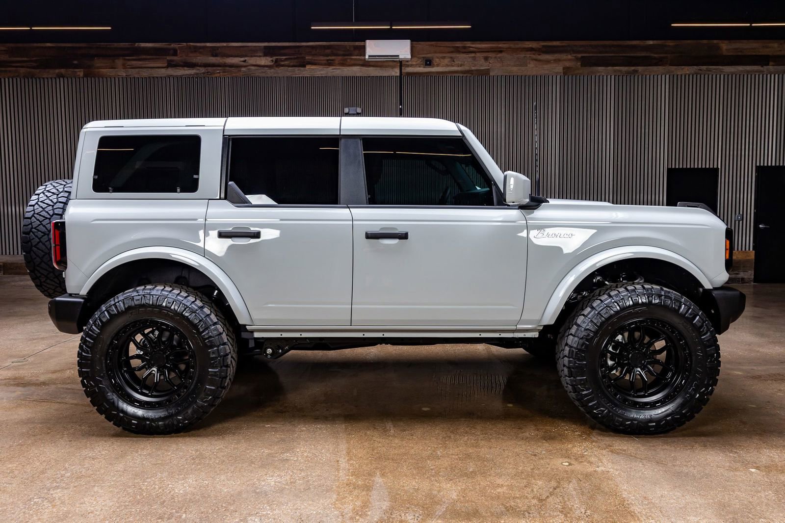 Used 2026 Ford Bronco Outer Banks image 11