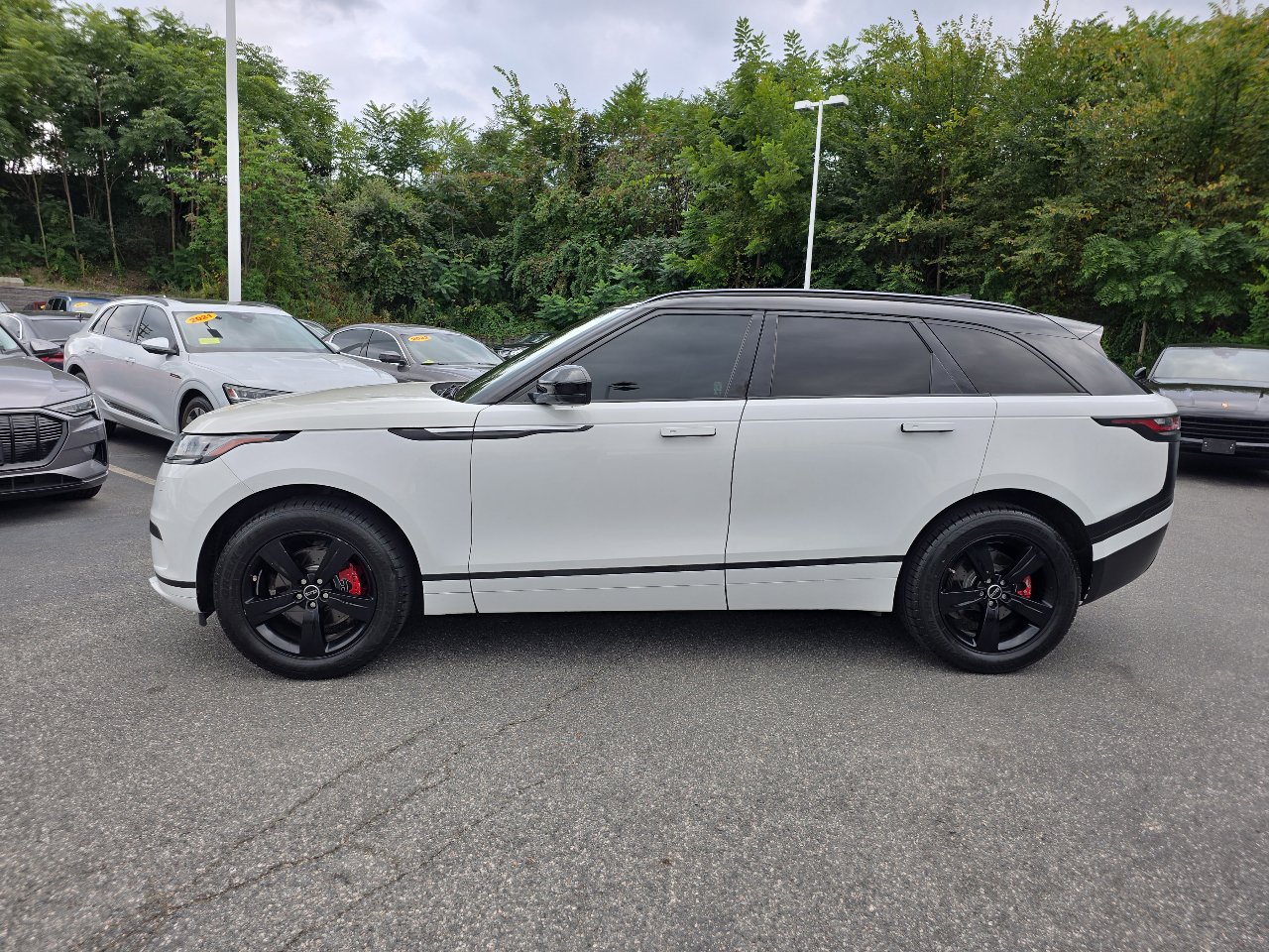 Used 2018 Land Rover Range Rover Velar S image 18