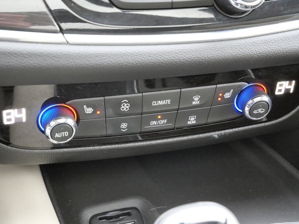 Used 2021 Buick Enclave Essence w/ Sun And Navigation Package image 41