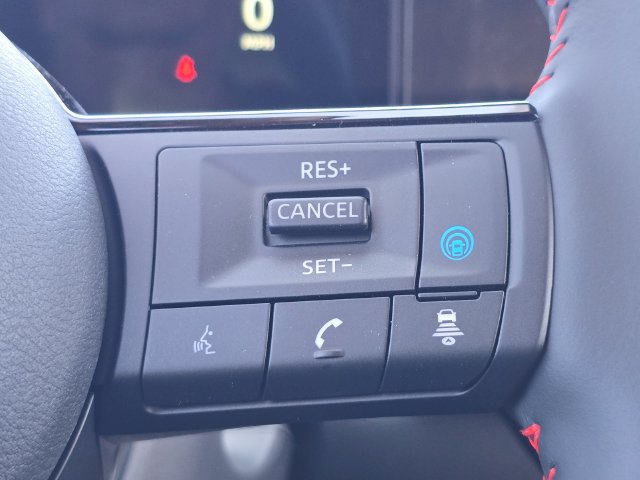 New 2026 Nissan Kicks SR w/ SR Premium Package FWD image 17