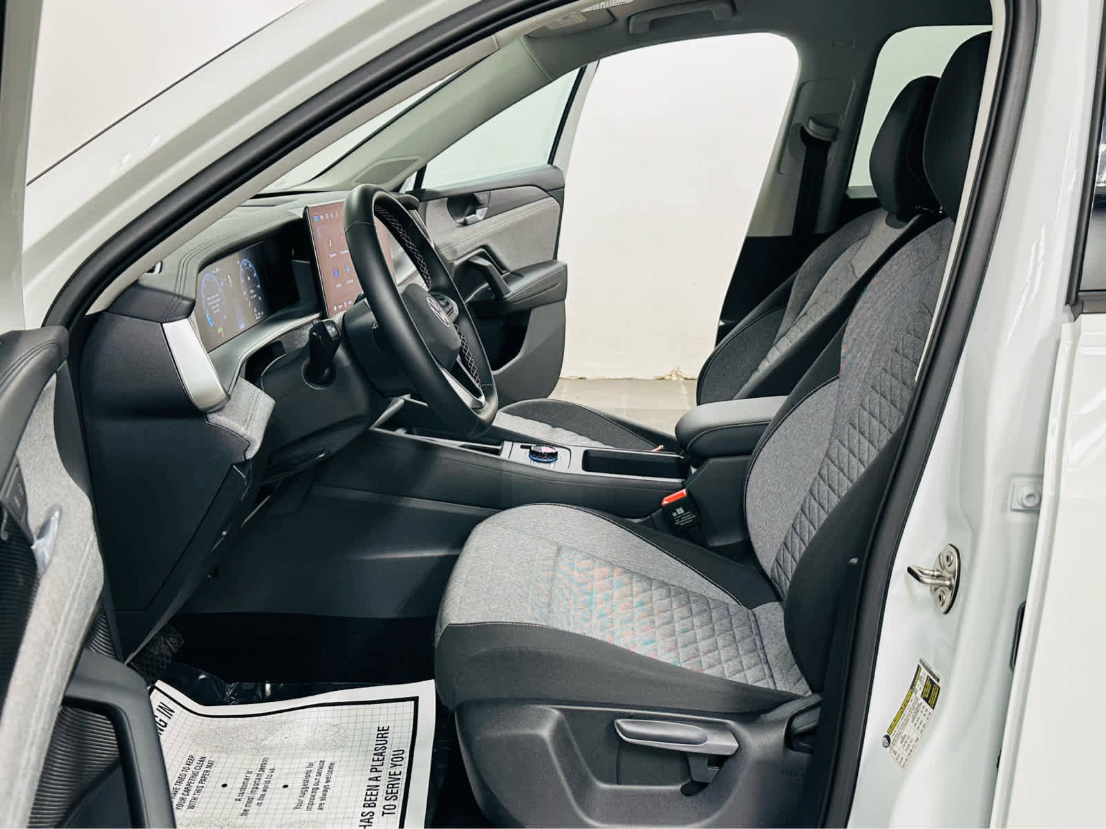 Certified 2025 Volkswagen Tiguan S image 9