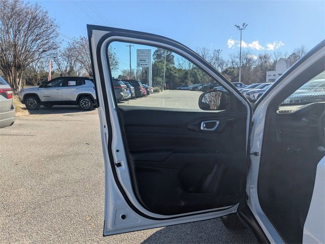 New 2026 Jeep Compass Trailhawk image 11