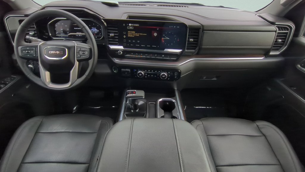 Used 2024 GMC Sierra 1500 SLT w/ SLT Premium Plus Package AWD/4WD image 10