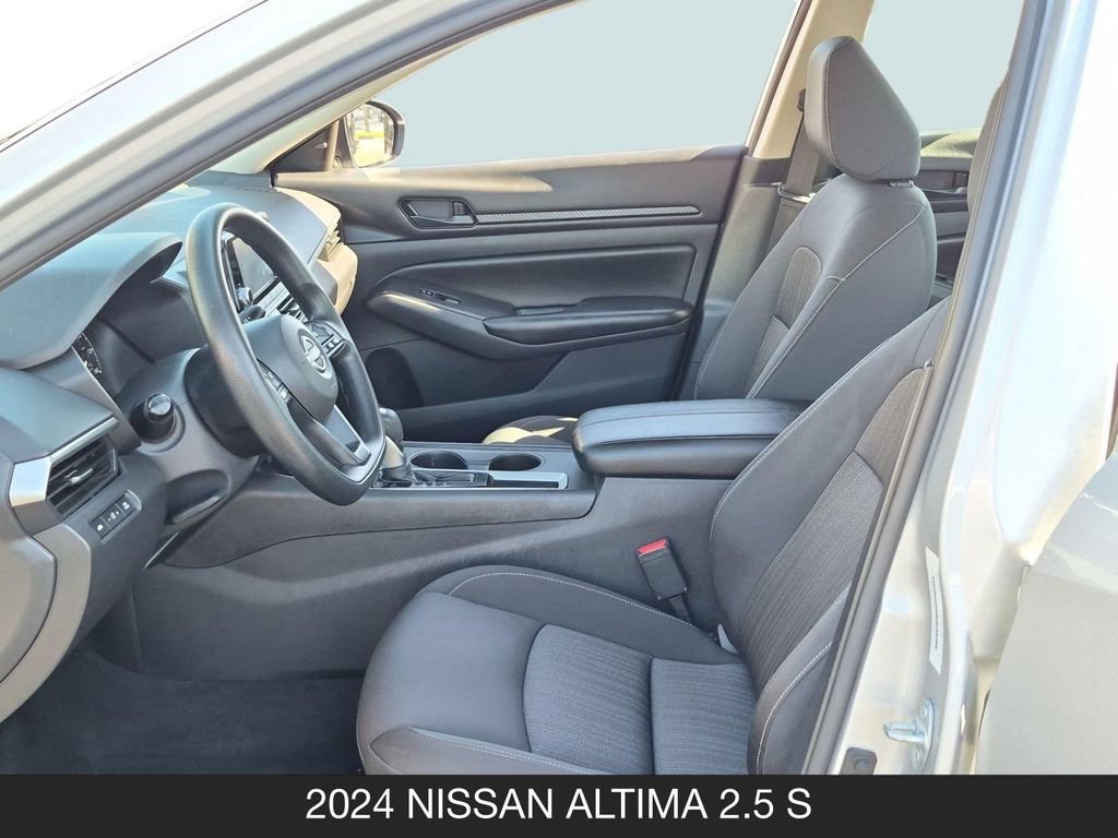 Used 2024 Nissan Altima 2.5 S FWD image 14