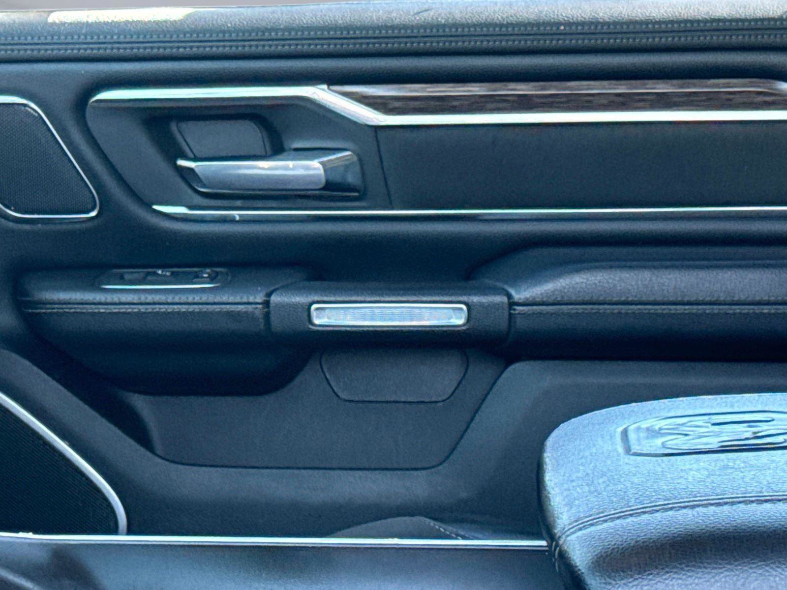 Used 2019 RAM 1500 Laramie AWD/4WD image 21
