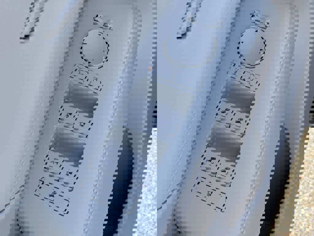 New 2025 Hyundai Kona SE image 17